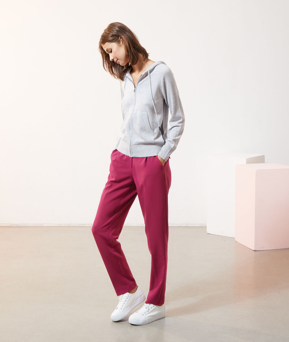 Pantalon carotte framboise.