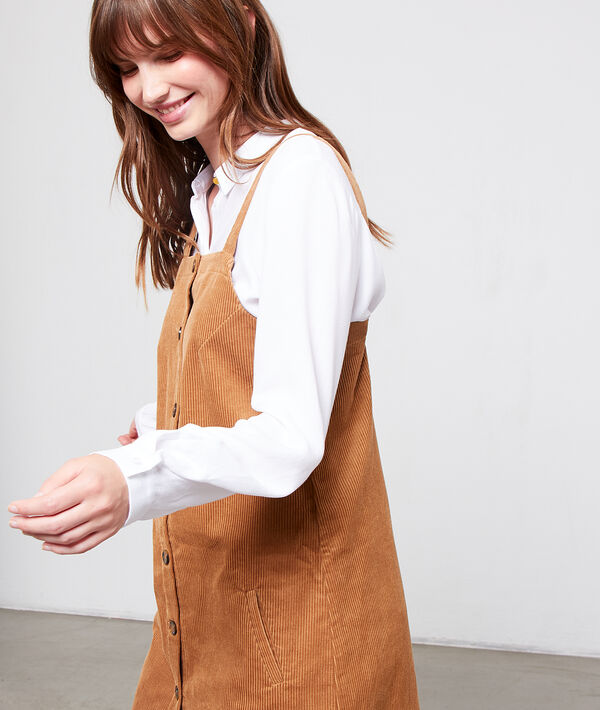 Robe salopette en velours côtelé camel.
