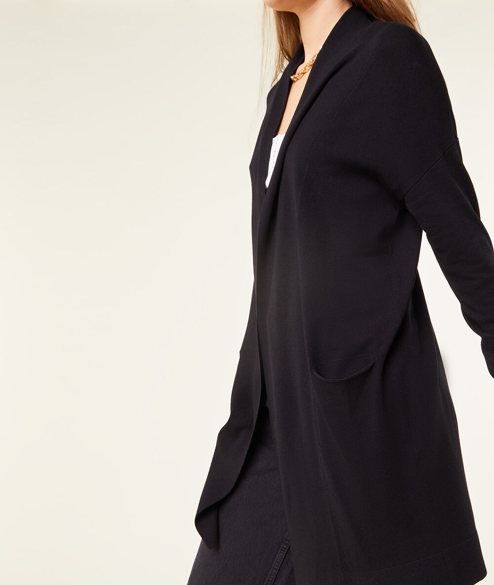 Gilet en fine maille noir.
