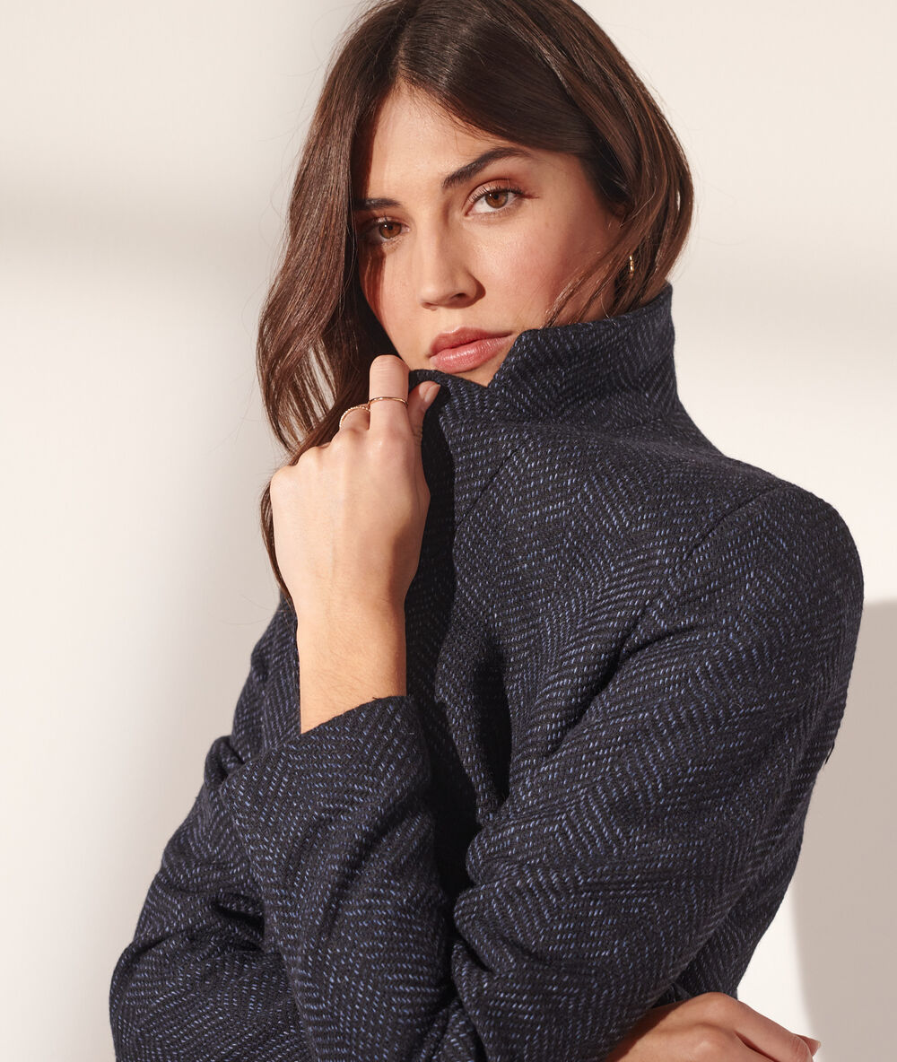 Manteau droit en laine mélangée marine.