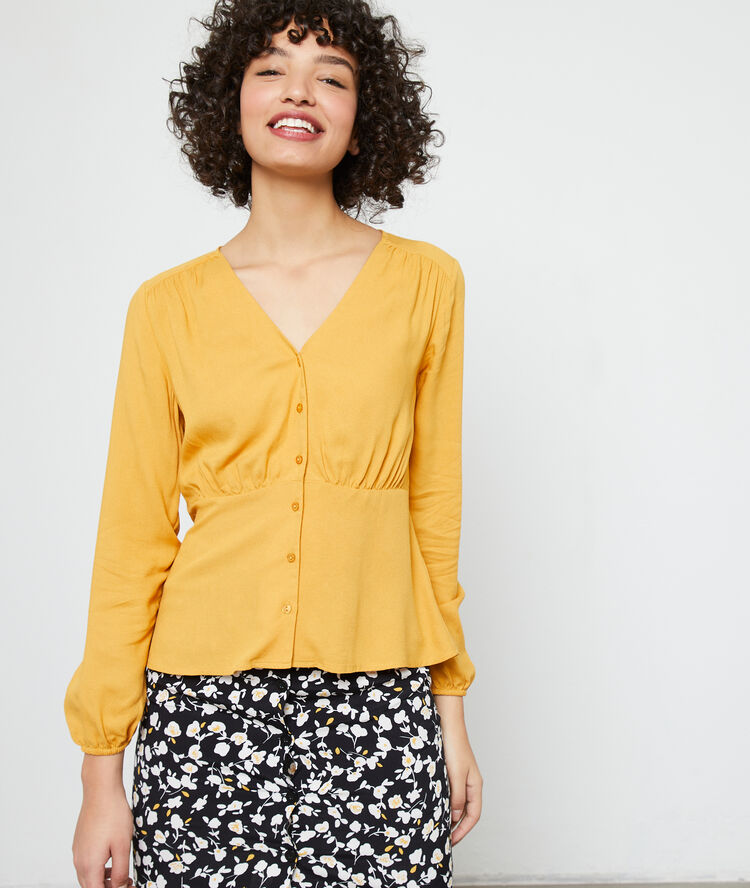 Blouse boutonnée miel.