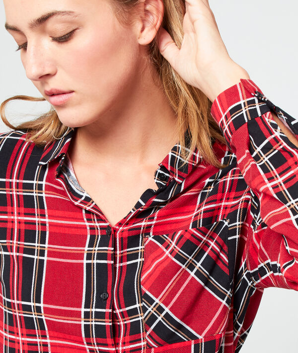 Chemise à imprimé tartan carmin.