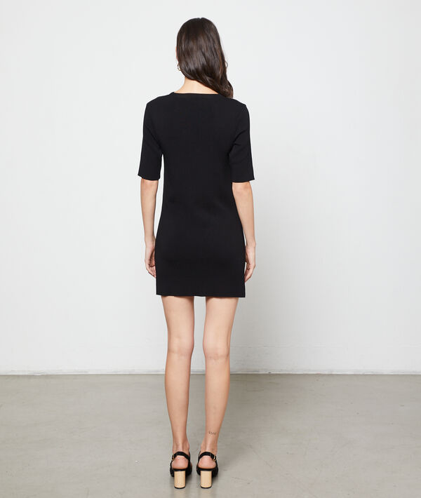 Robe pull Robe pull