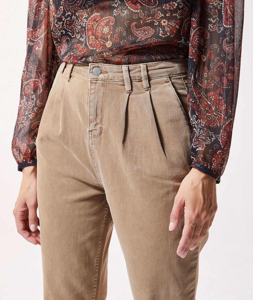 Pantalon carotte tabac.