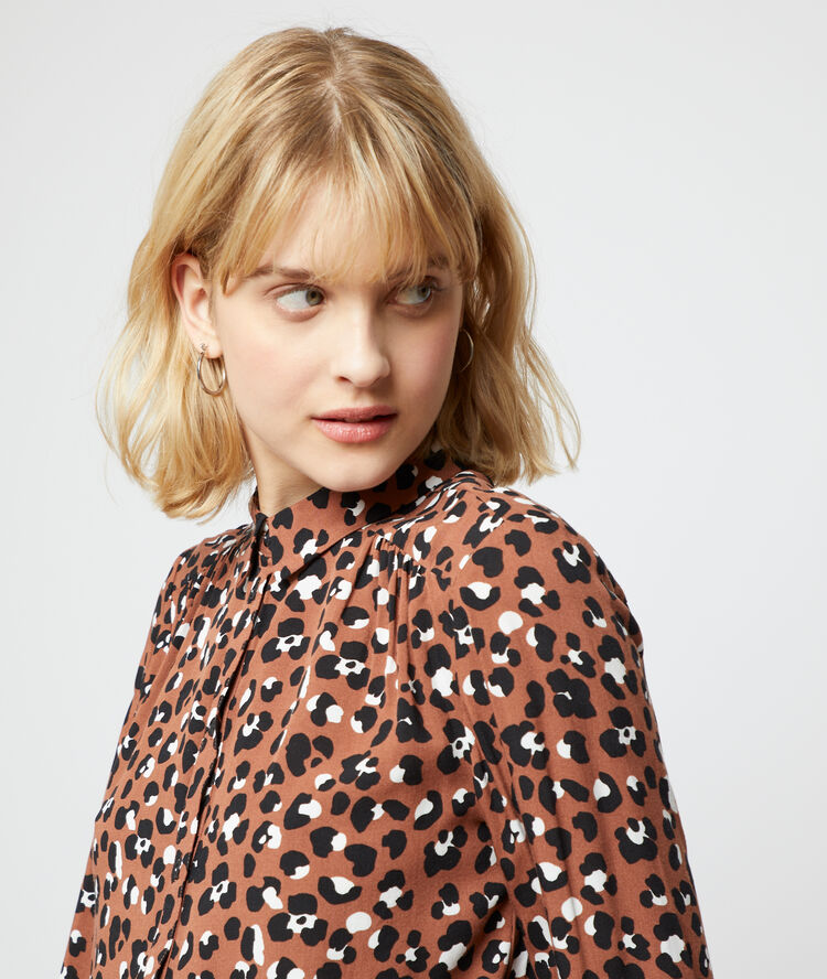 Chemise imprimé léopard terre.
