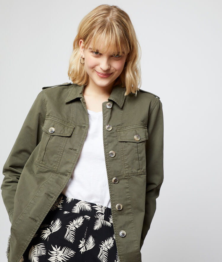 Veste surchemise kaki.