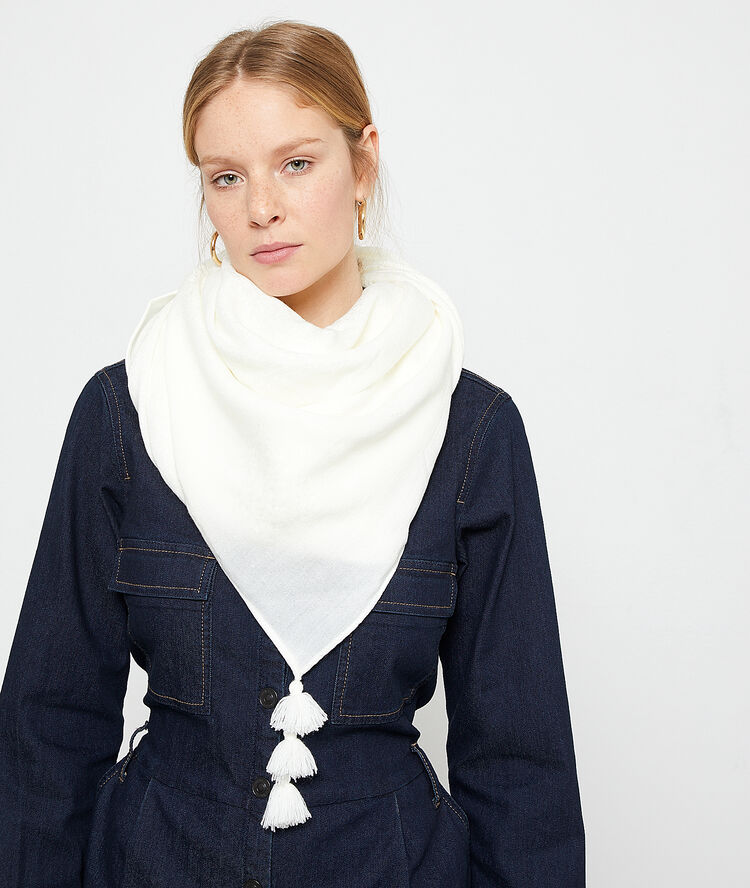 Foulard à pompons ecru.