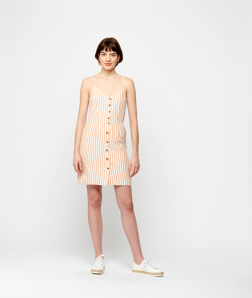 Robe boutonnée à rayures tangerine.