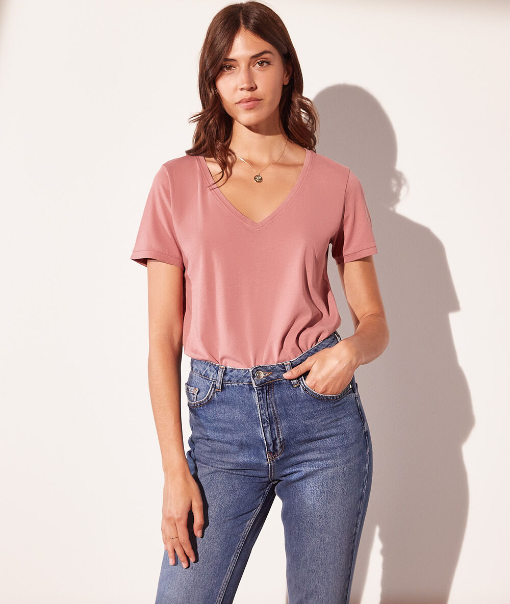 T-shirt col v poudre.