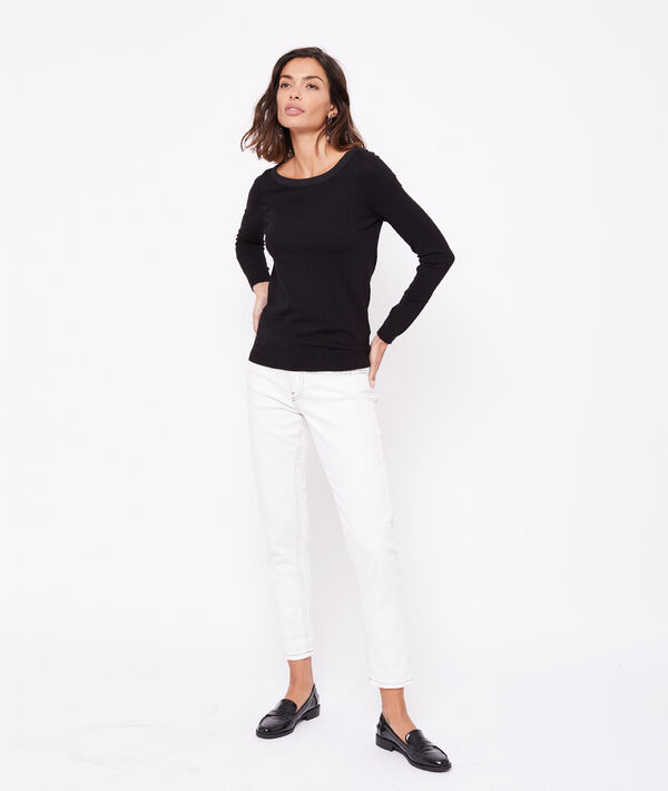 Pull col rond noir.