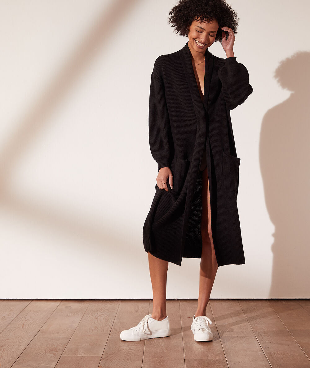 Cardigan long en maille noir.