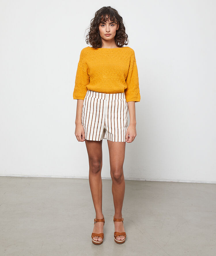Pull en maille tricot curry.