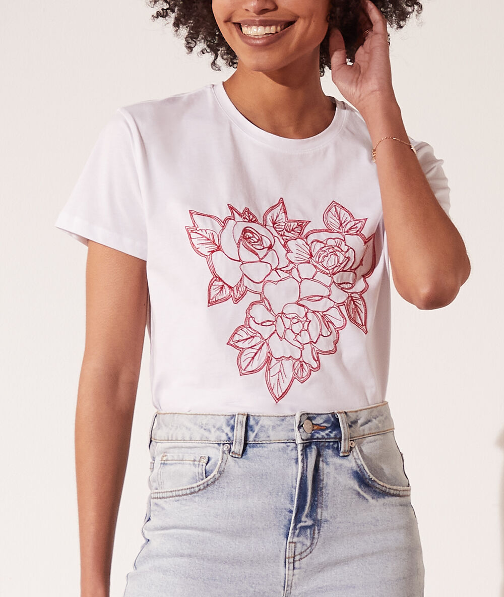 T-shirt avec roses brodées floral.