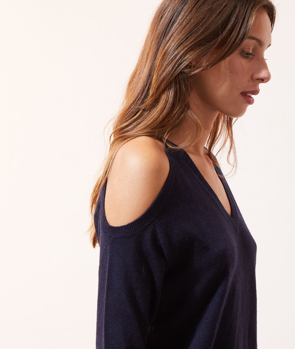 Pull col v asymétrique marine.