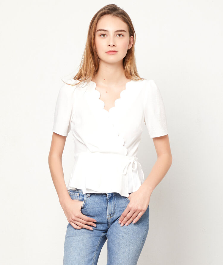 Blouse cache-coeur ecru.