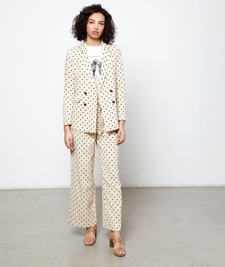 Veste de tailleur à pois ecru.