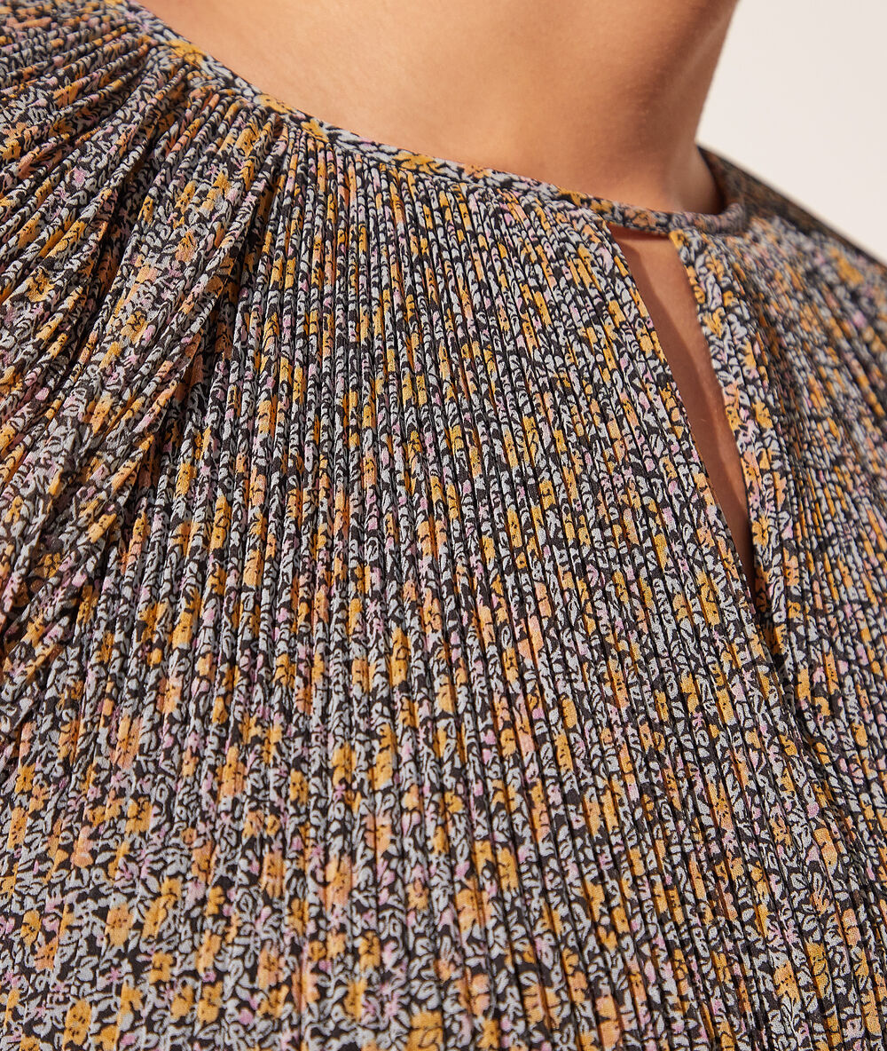 Robe fluide imprimé fleuri multicolore.