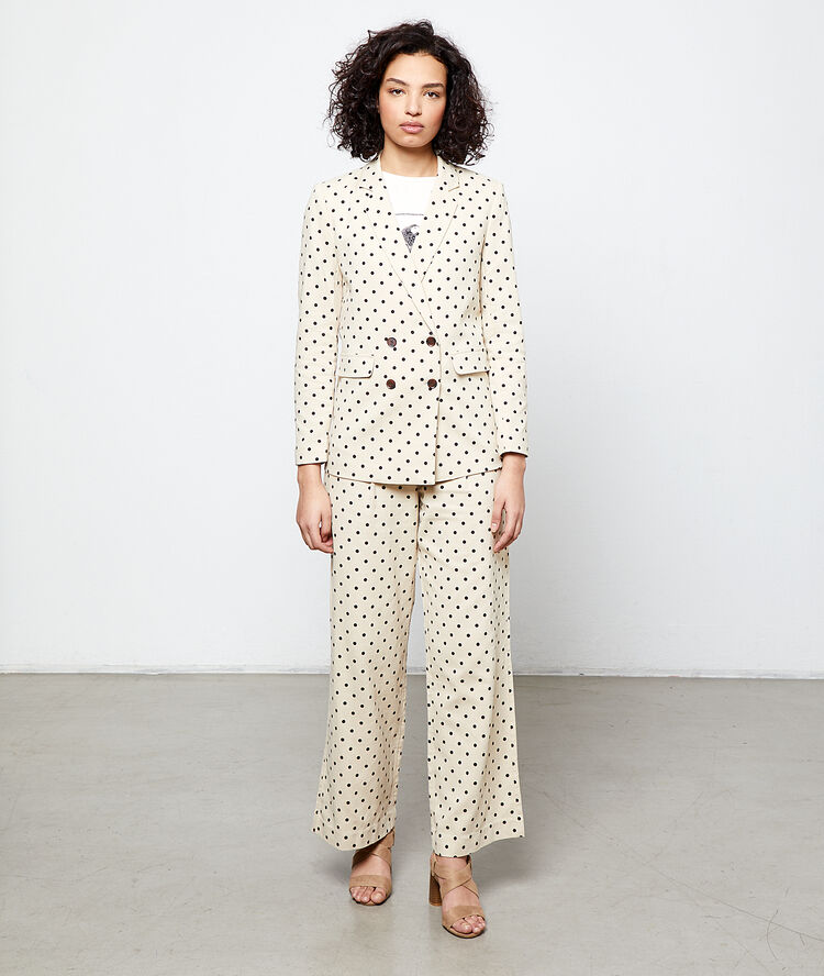 Veste de tailleur à pois ecru.