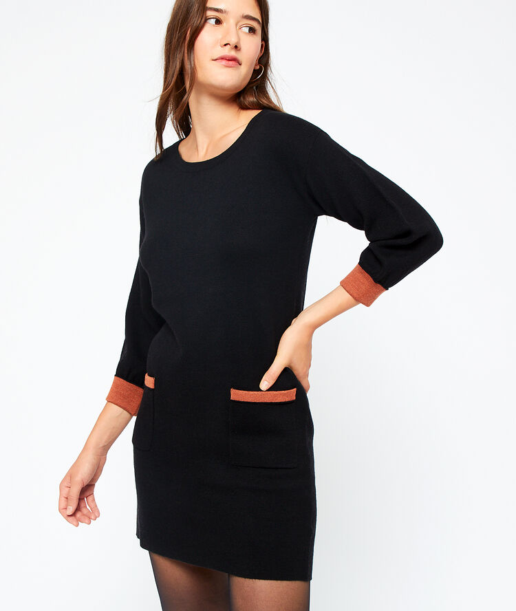 Robe pull à poches noir.