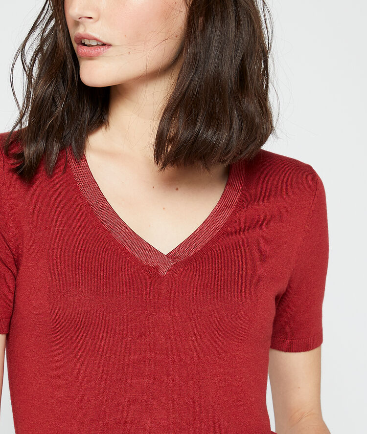 Pull manches courtes en maille fine rouille.