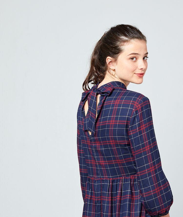 Robe dos noué à carreaux marine.