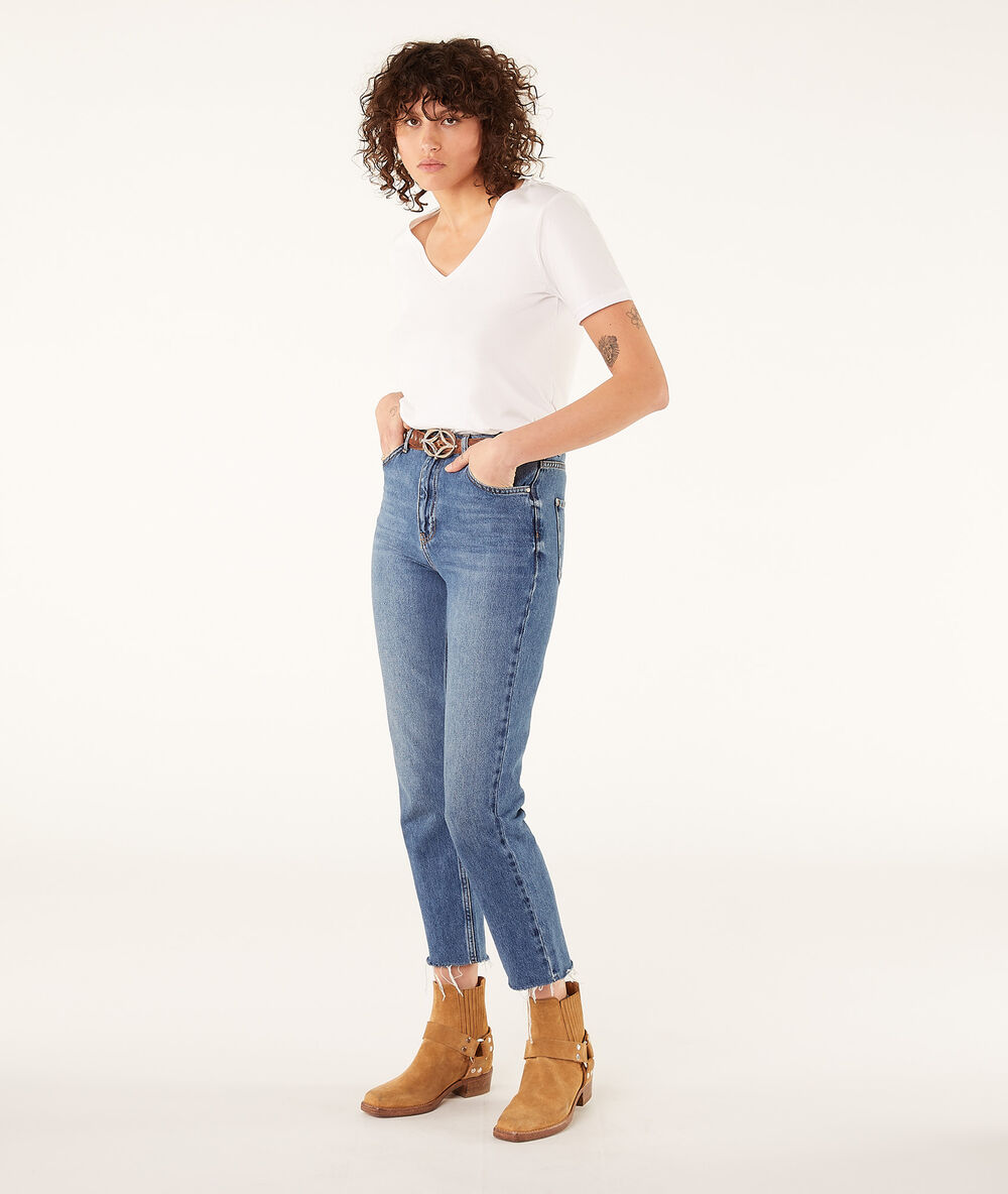 T-shirt basique col v blanc.