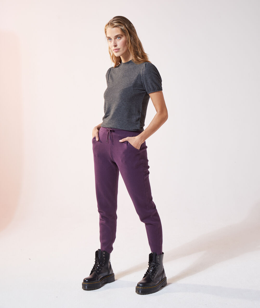 T-shirt en maille fine gris chine.