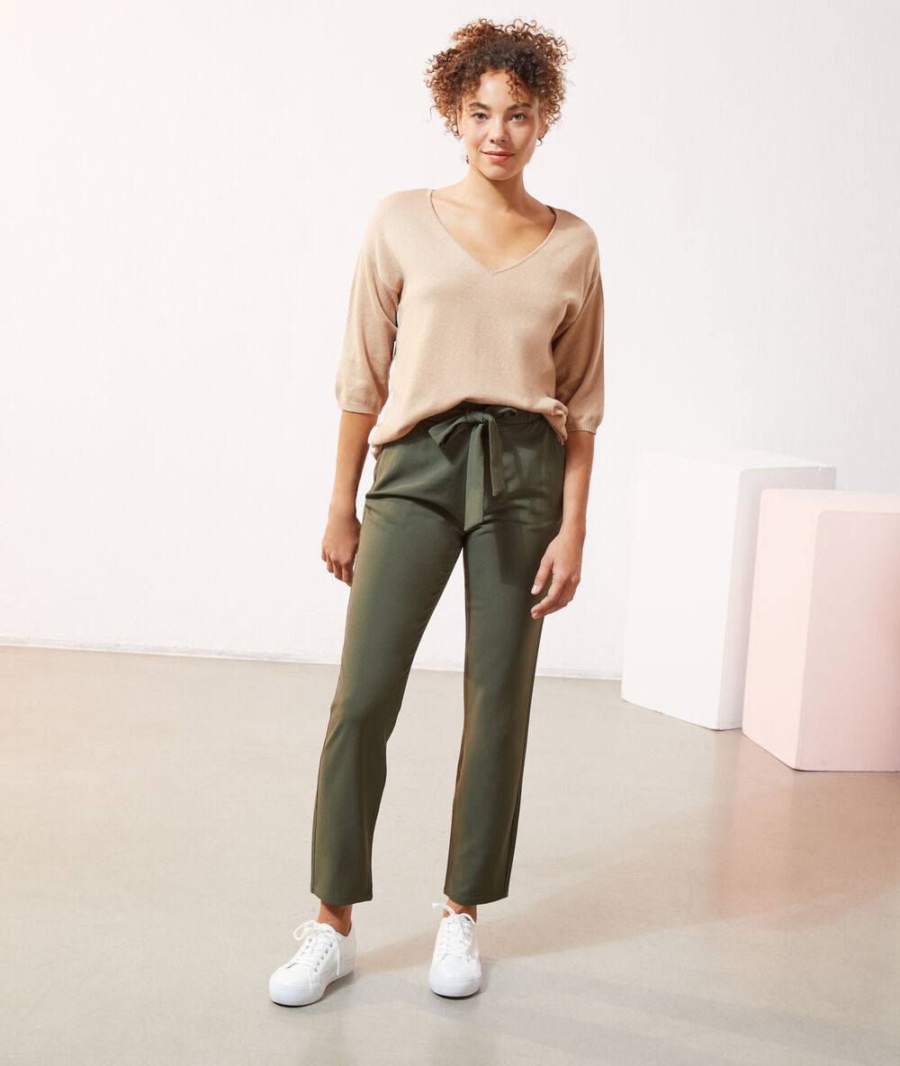 Pantalon carotte à nouer kaki.