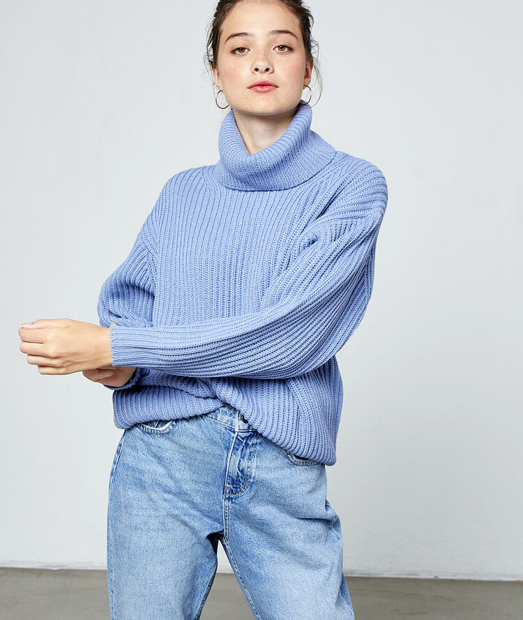 Pull col roulé en grosse maille ocean.