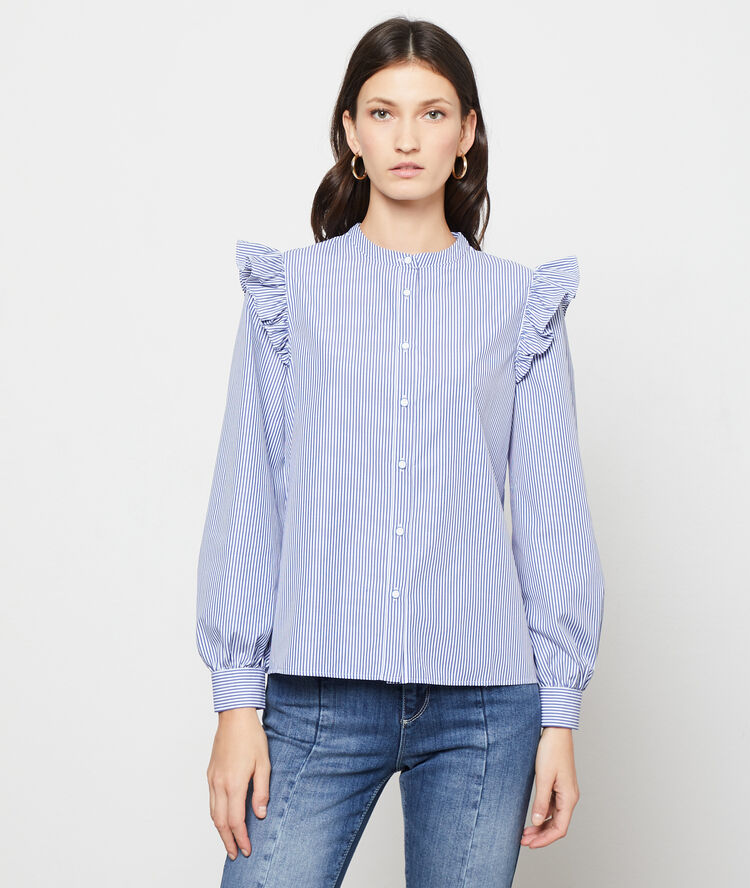 Chemise volantée à rayures marine.