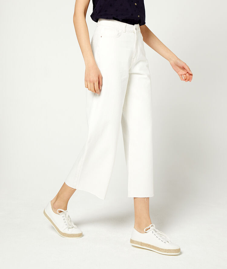 Jean flare blanc.