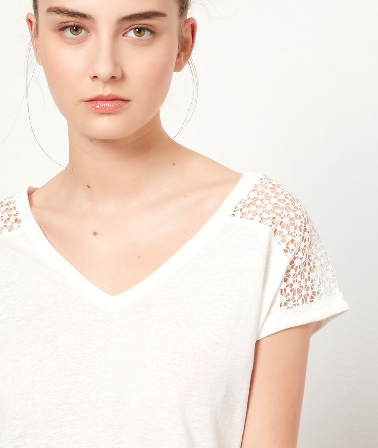 T-shirt détails guipure ecru.