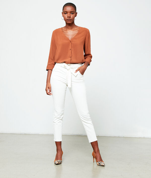 Blouse col v boutonnée savane.
