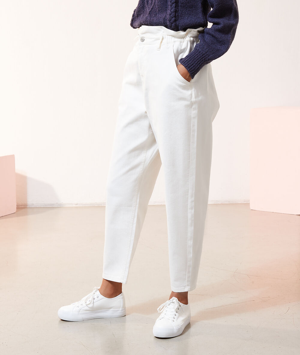Pantalon large taille haute ecru.