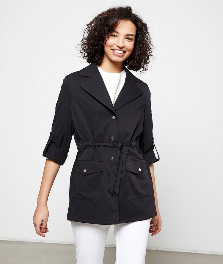 Trench court noir.