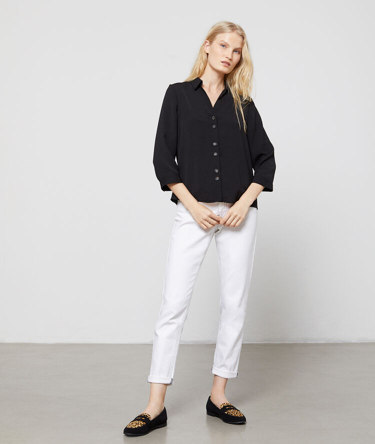 Blouse à col chemisier et boutons noir.