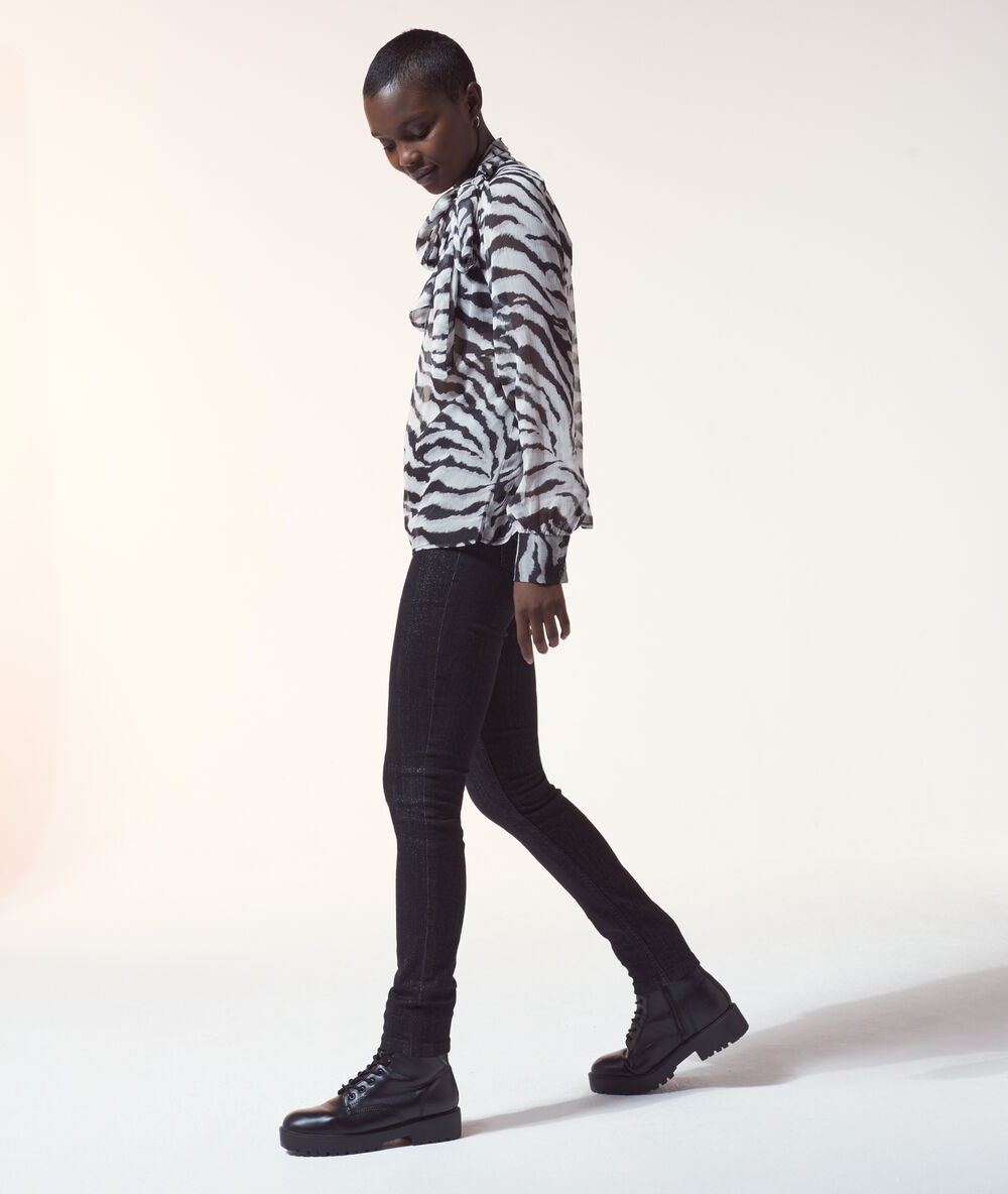 Blouse col lavallière imprimé zébré blanc.