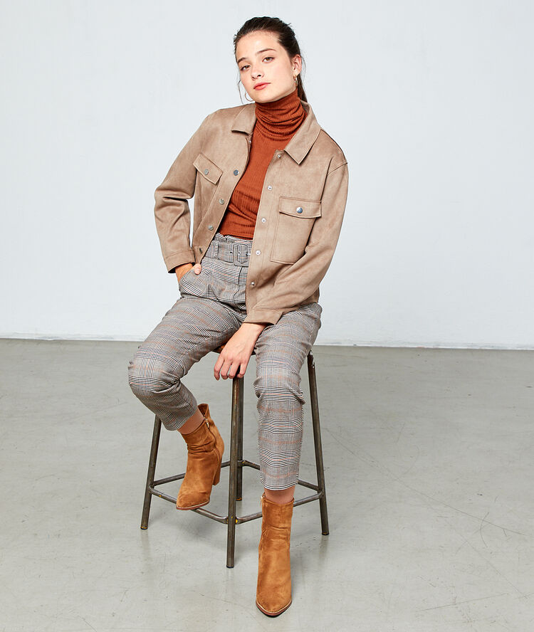 Veste courte effet daim grege.