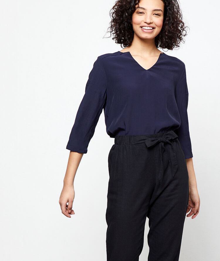 Blouse unie marine.
