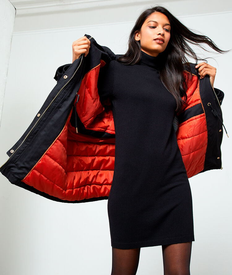 Parka doublée à capuche noir.