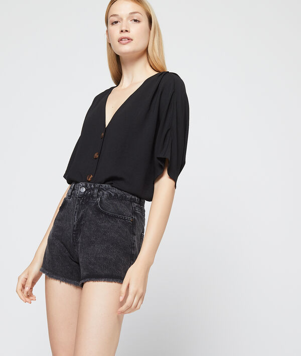 Short en jean à bords frangés Short en jean à bords frangés