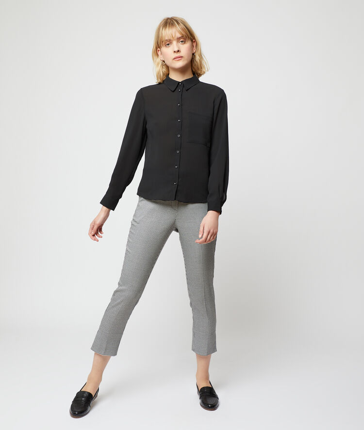 Chemise unie noir.