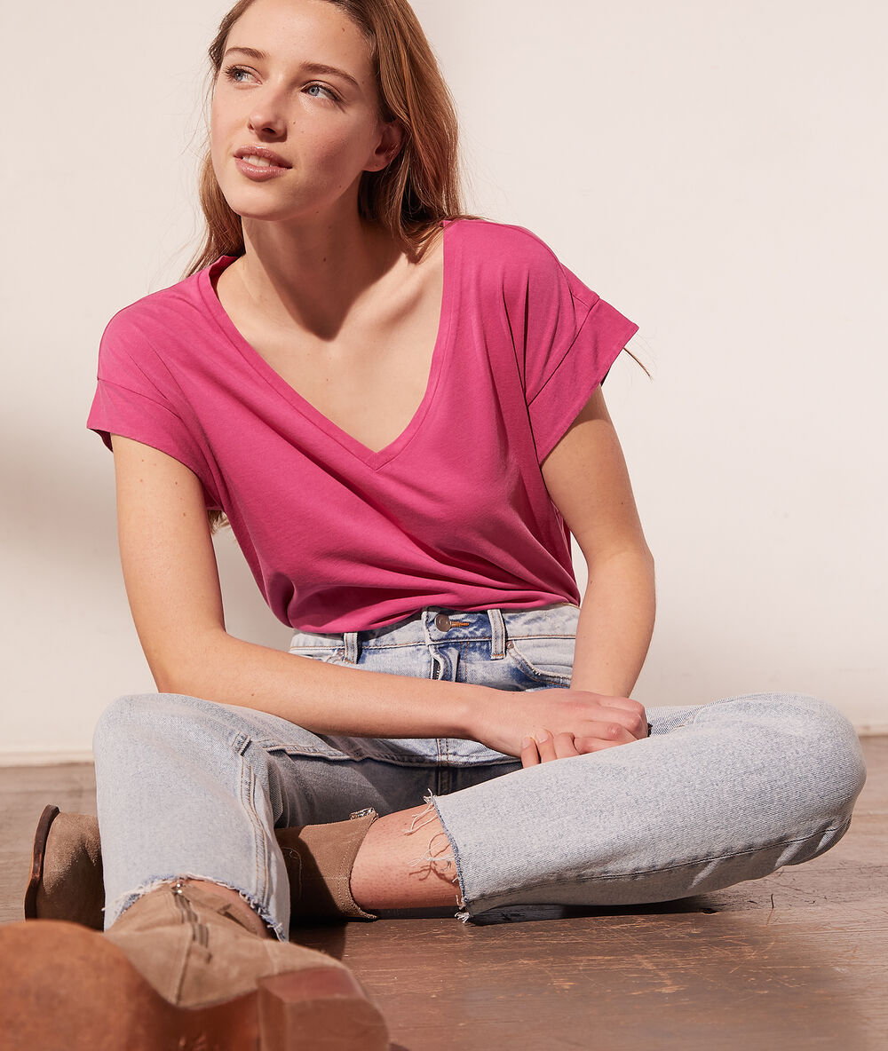 T-shirt col v rose vif.
