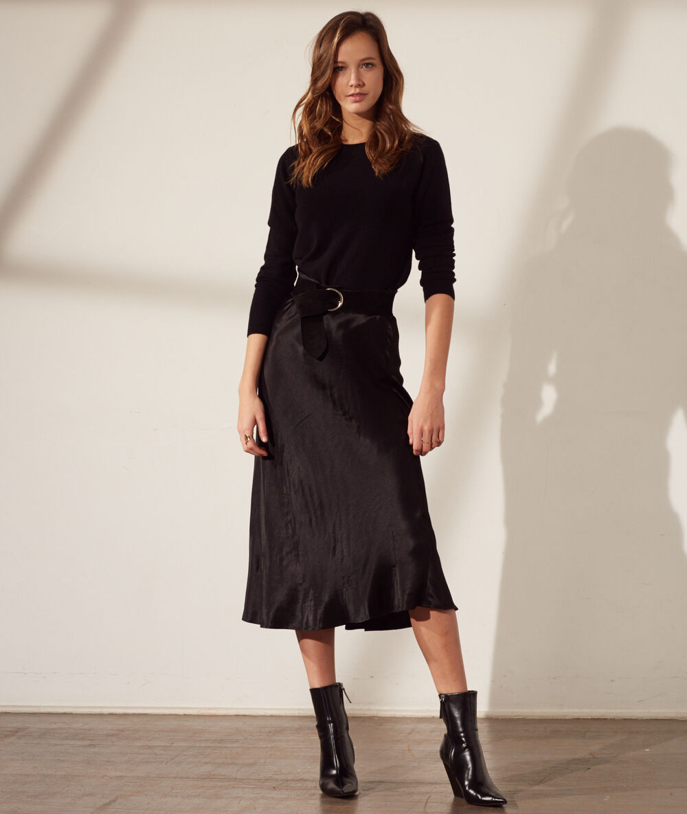Pull col rond en cachemire noir.