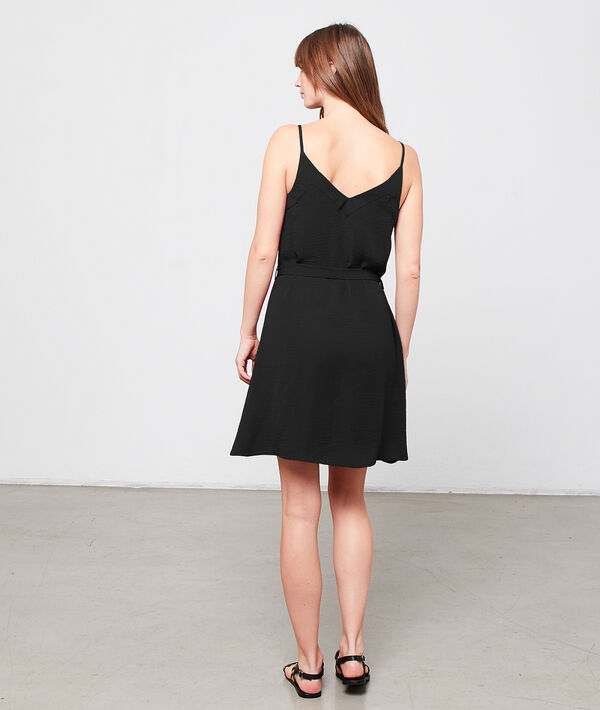 Robe fluide boutonnée et ceinturée Robe fluide boutonnée et ceinturée