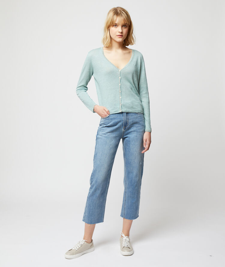 Cardigan en maille fine amande.