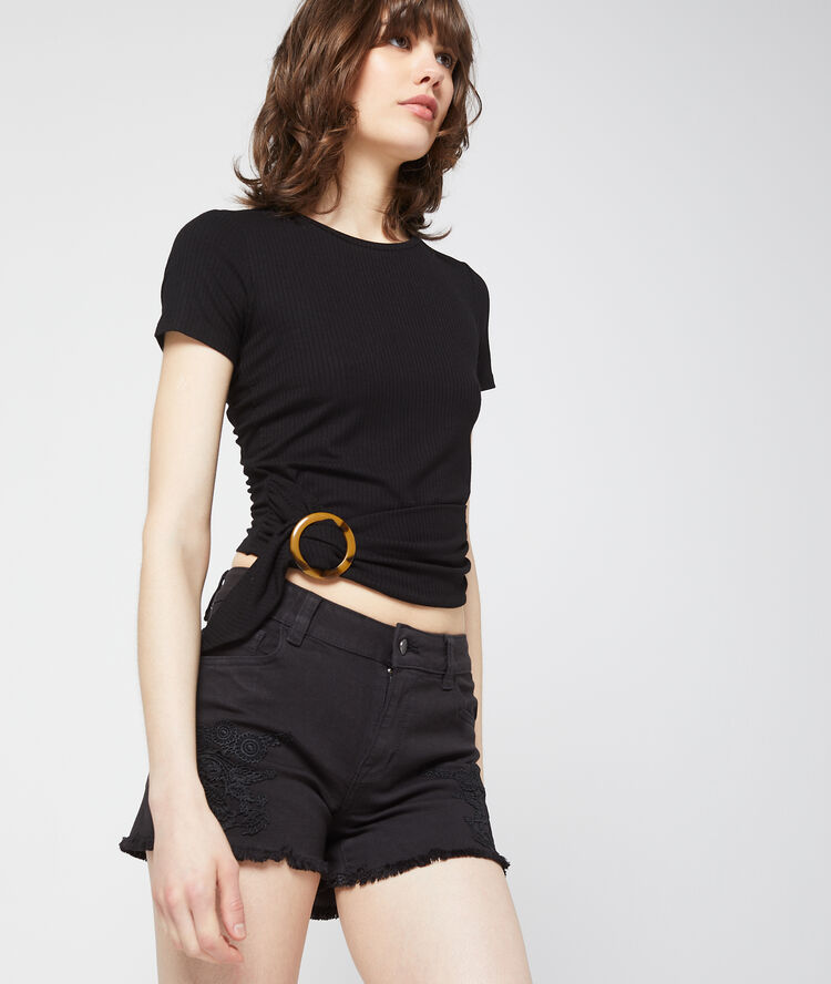 T-shirt côtelé à boucle noir.