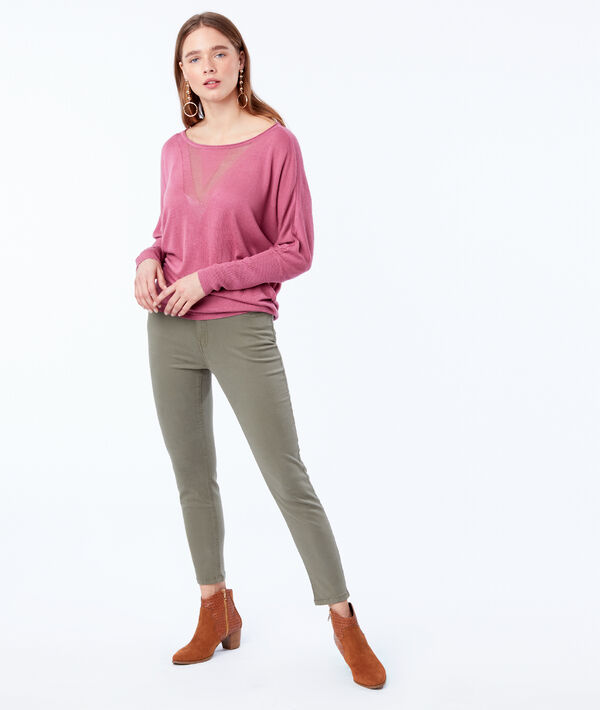 Pull décolleté et dos ajourés vieux rose.