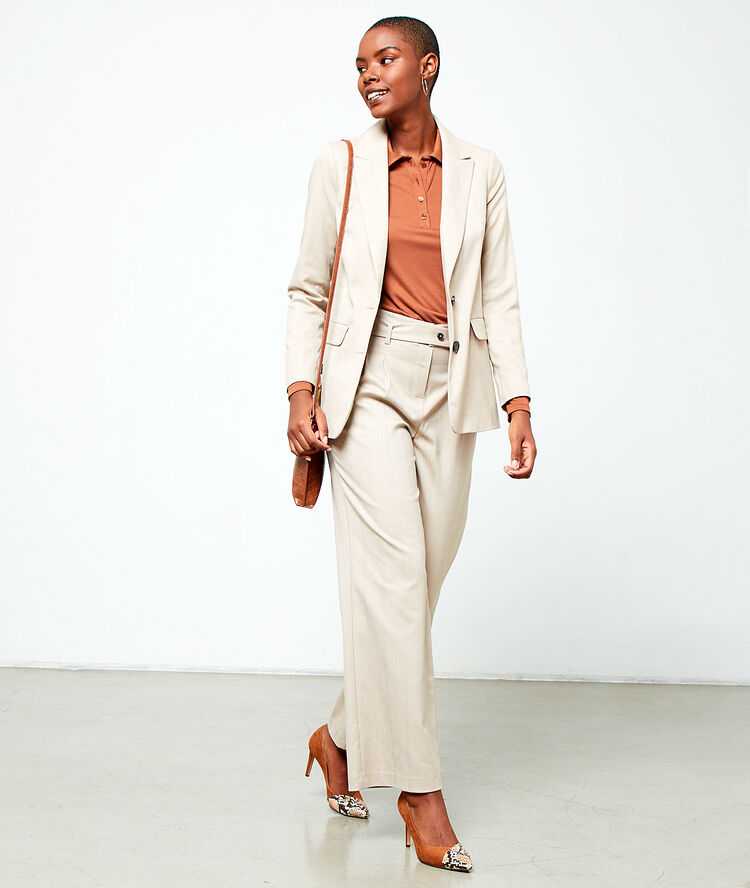 Veste de tailleur creme.