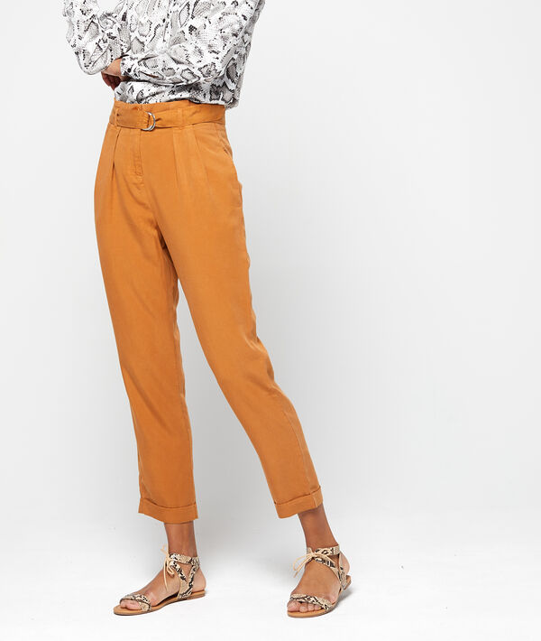 Pantalon carotte ceinturé Pantalon carotte ceinturé